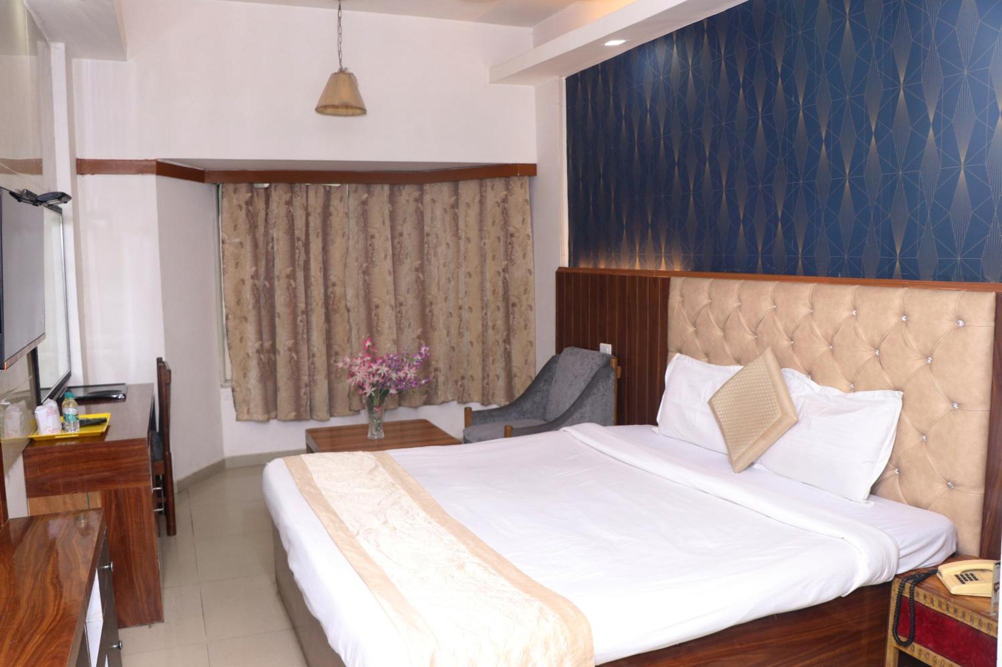 Hotel Samrat International Патна Екстериор снимка