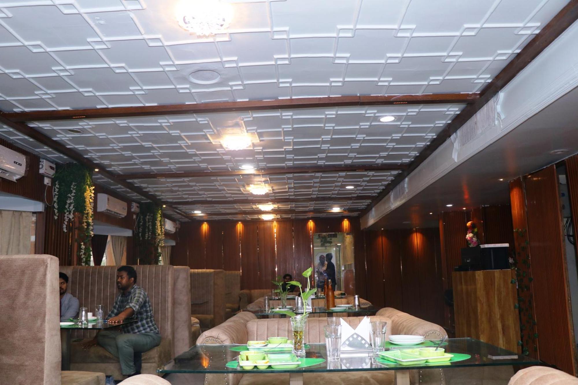 Hotel Samrat International Патна Екстериор снимка