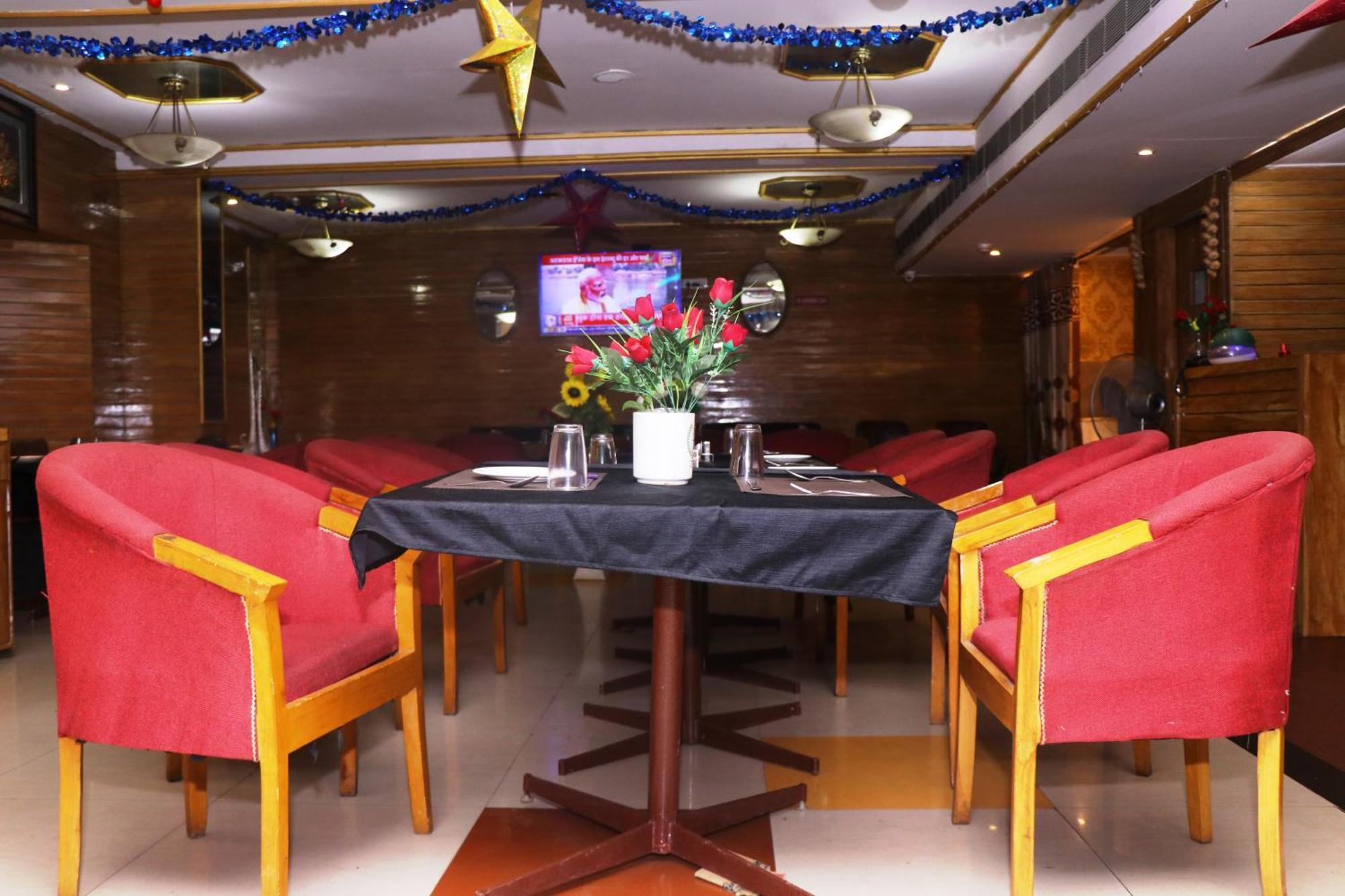 Hotel Samrat International Патна Екстериор снимка