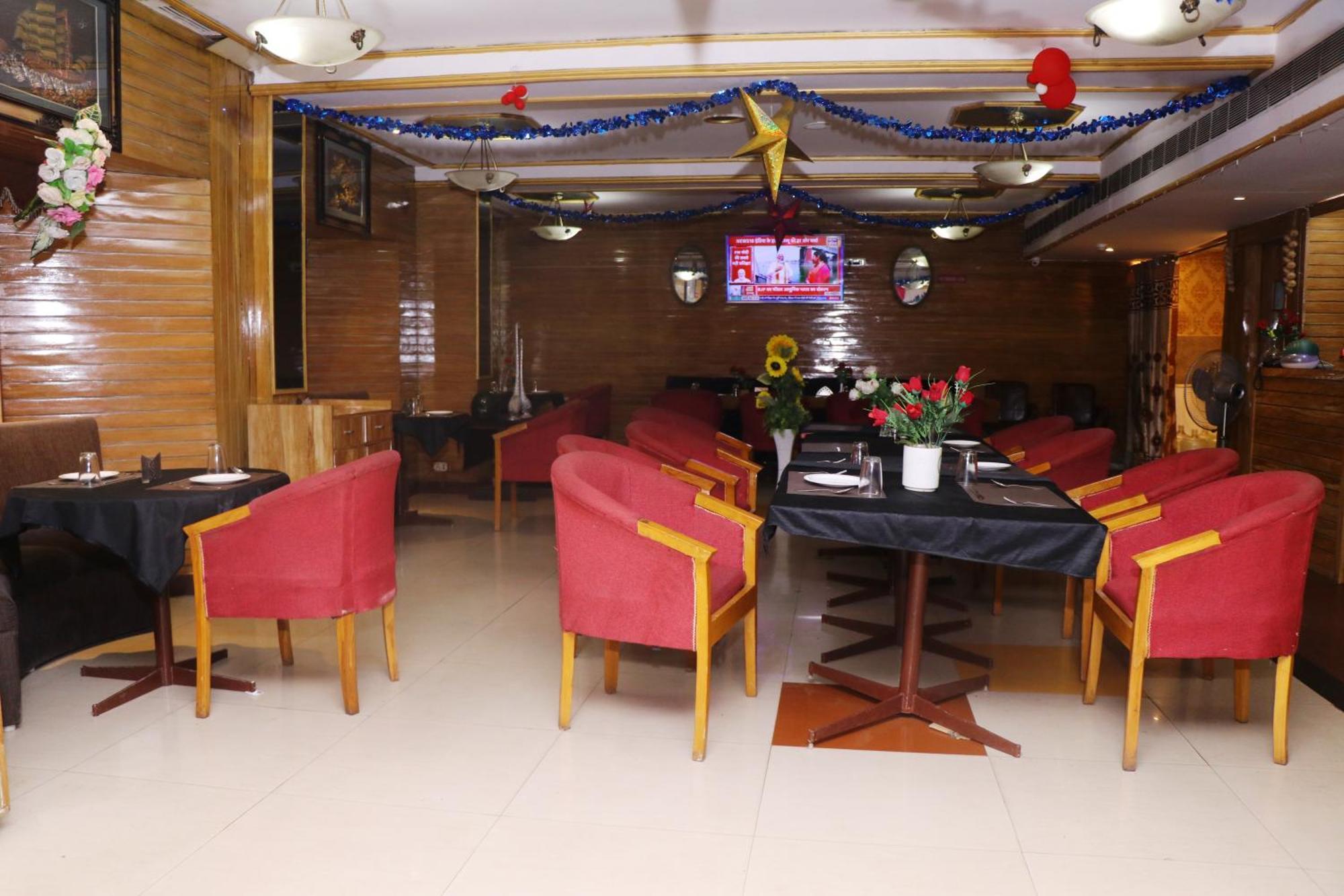 Hotel Samrat International Патна Екстериор снимка