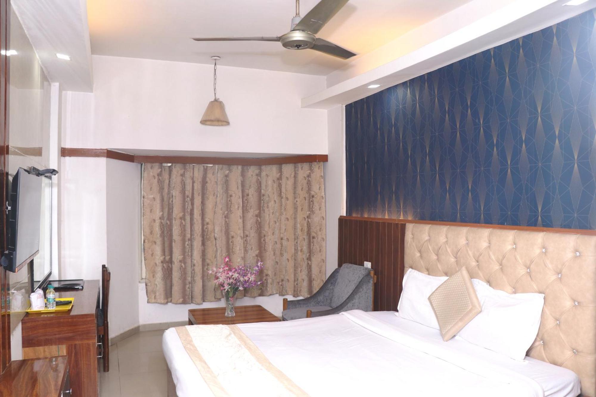 Hotel Samrat International Патна Екстериор снимка