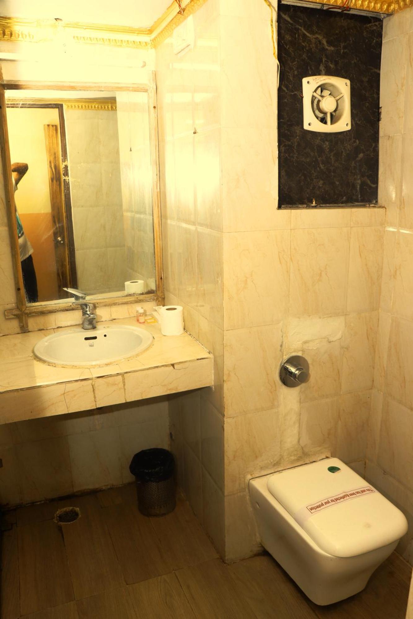 Hotel Samrat International Патна Екстериор снимка
