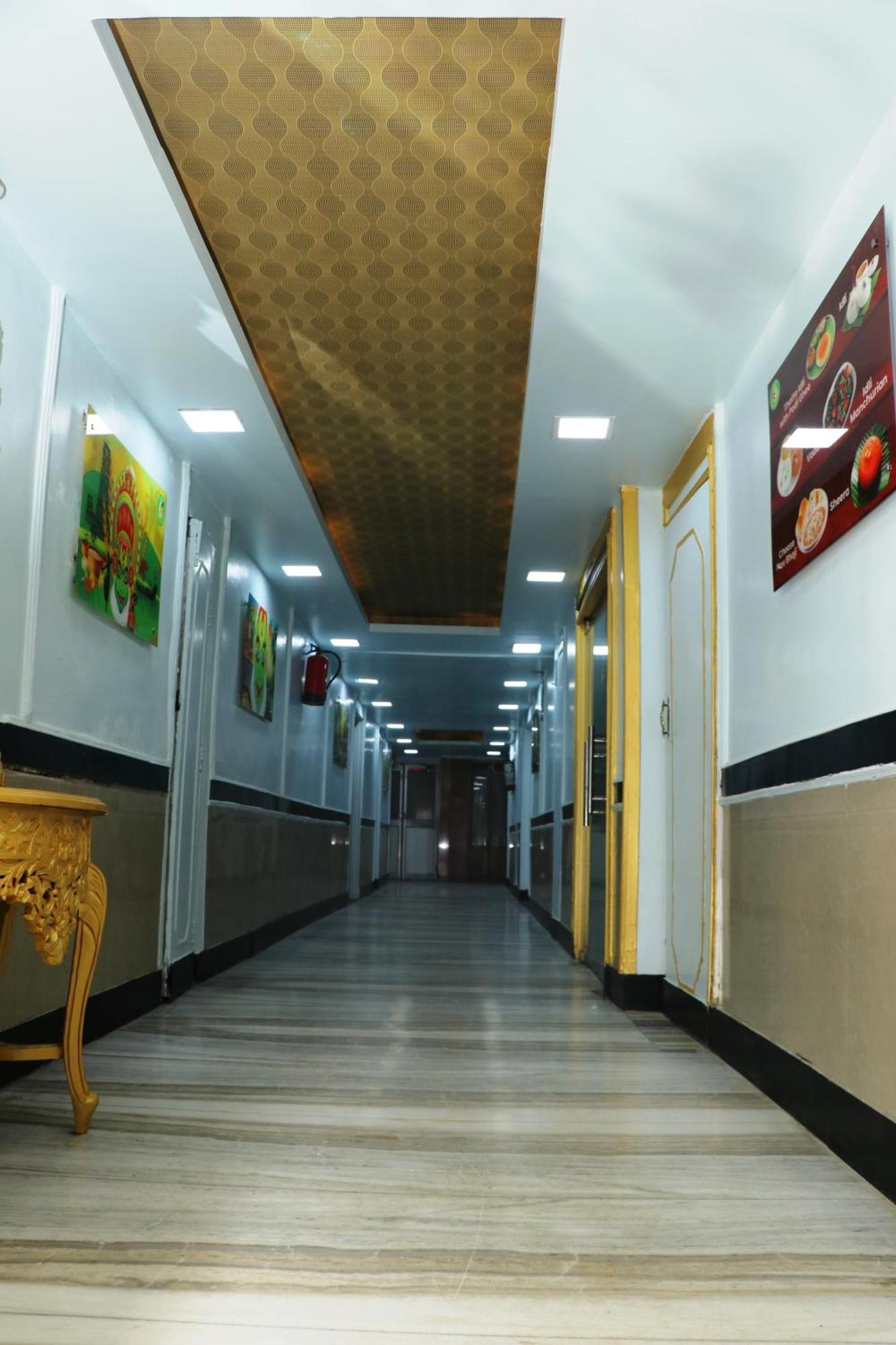 Hotel Samrat International Патна Екстериор снимка