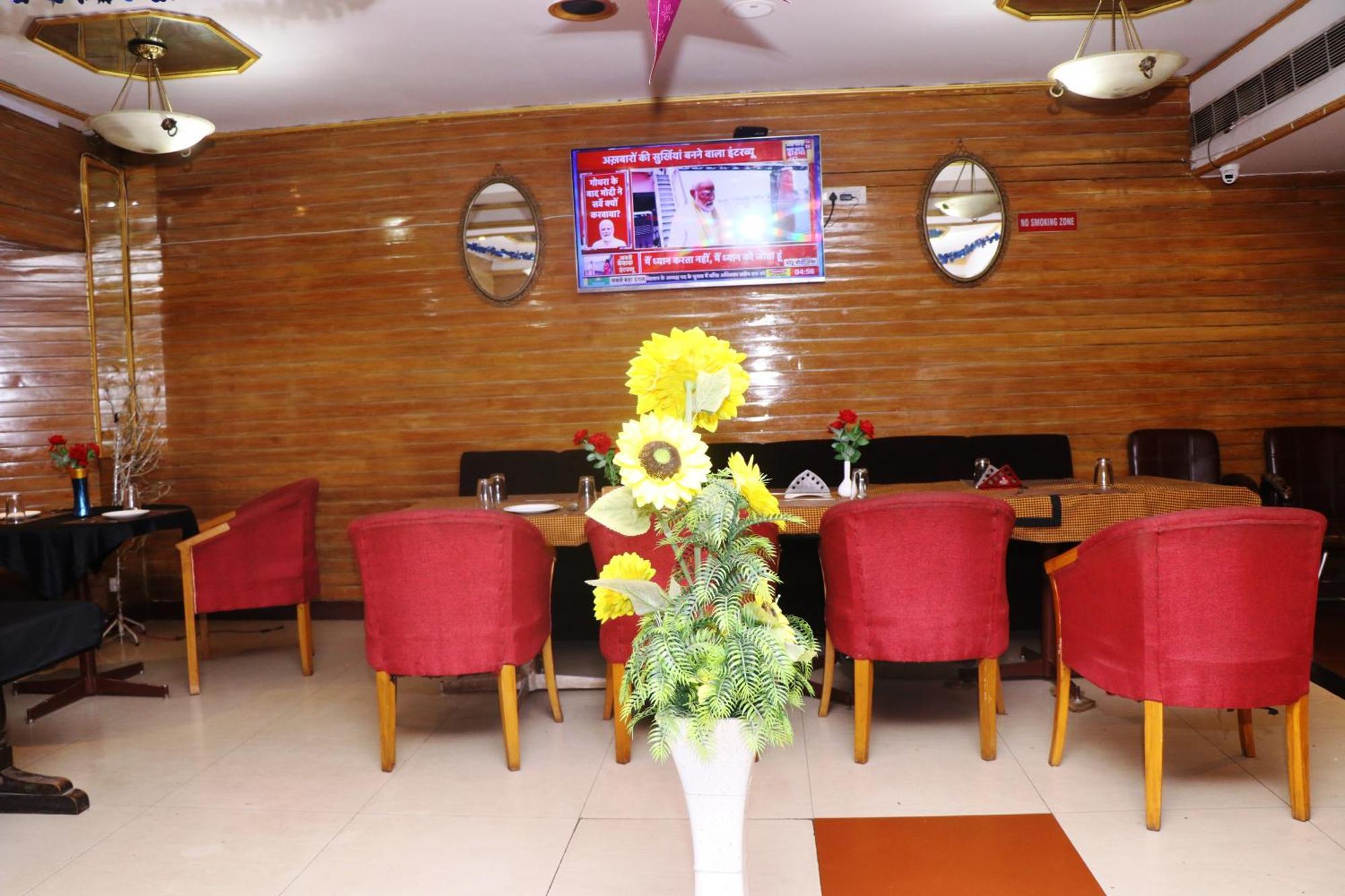 Hotel Samrat International Патна Екстериор снимка
