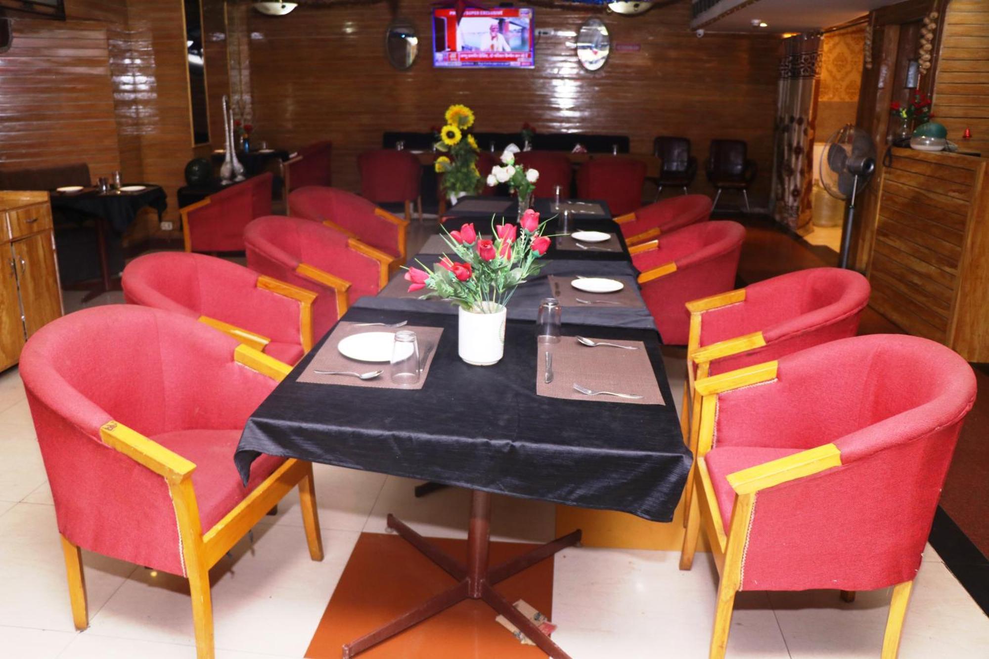 Hotel Samrat International Патна Екстериор снимка