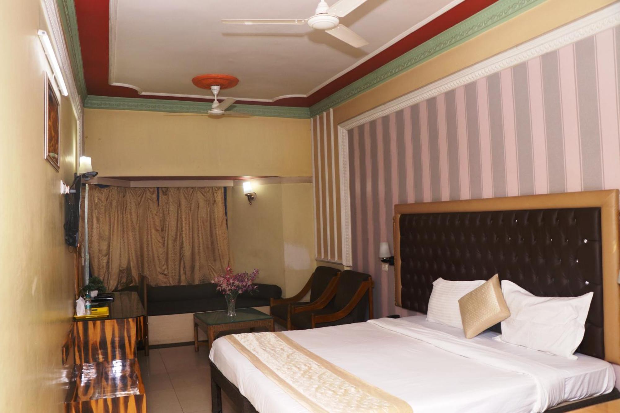 Hotel Samrat International Патна Екстериор снимка