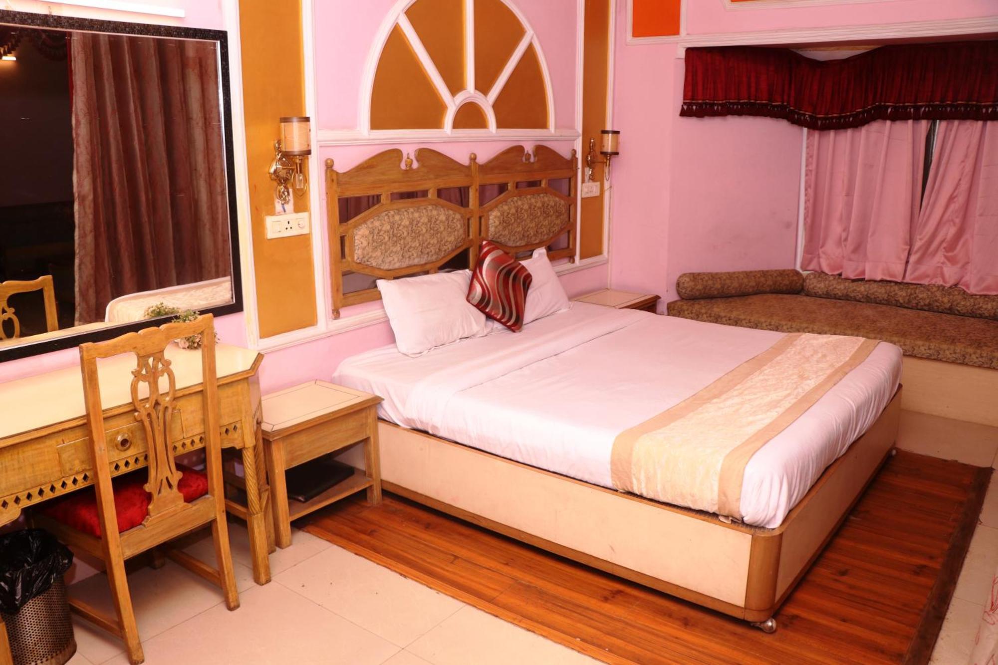 Hotel Samrat International Патна Екстериор снимка